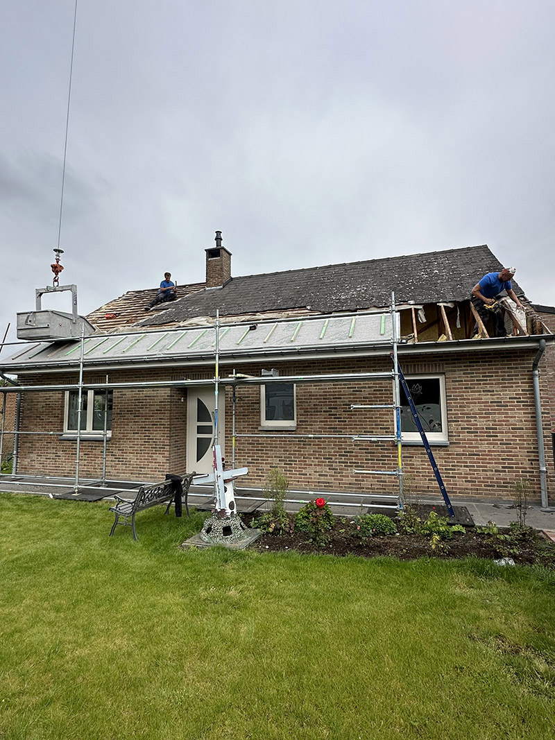 Project Image /images/projecten/dakbedekking-lessins/3.jpg